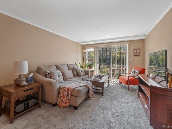 500 Pondside Drive 2H, White Plains NY 10607