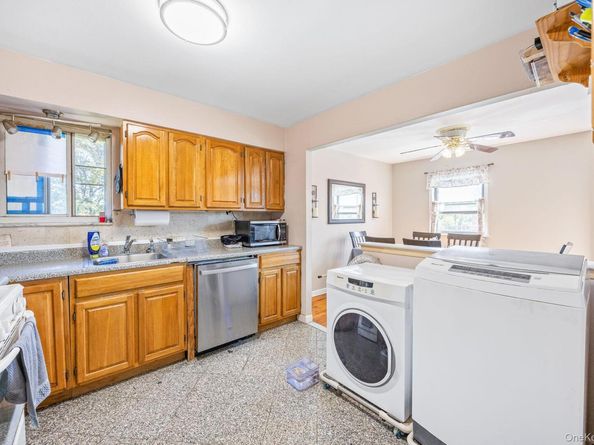 7521 Caldwell Avenue, Middle Village NY 11379