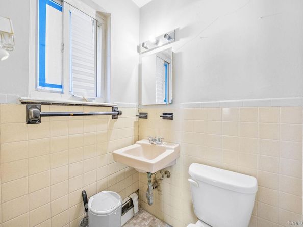 7521 Caldwell Avenue, Middle Village NY 11379