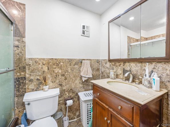 7521 Caldwell Avenue, Middle Village NY 11379