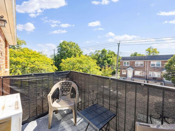 7521 Caldwell Avenue, Middle Village NY 11379