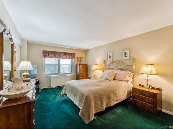 20 Canterbury Road 2F, Great Neck NY 11021