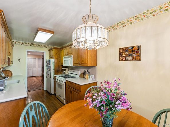 20 Canterbury Road 2F, Great Neck NY 11021