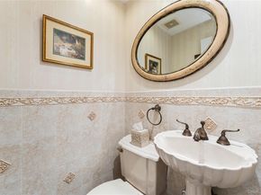 20 Canterbury Road 2F, Great Neck NY 11021