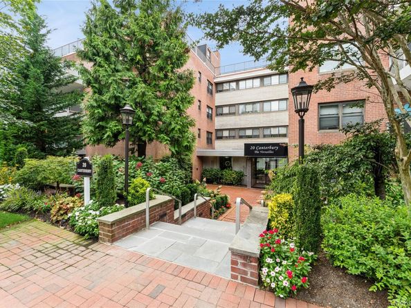 20 Canterbury Road 2F, Great Neck NY 11021