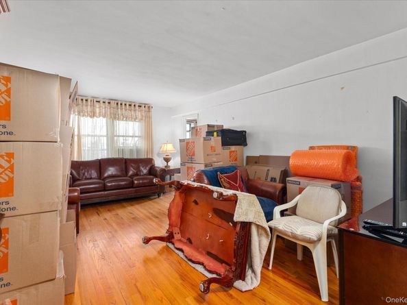60-11 Broadway 3C, Woodside NY 11377