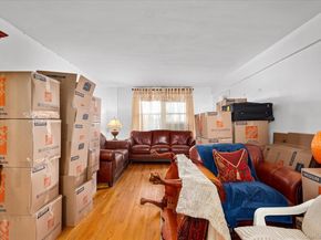 60-11 Broadway 3C, Woodside NY 11377