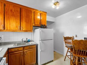 60-11 Broadway 3C, Woodside NY 11377
