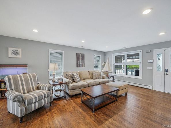 7 Grandview Drive, Shirley NY 11967