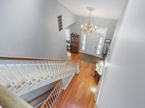 26 Club Court, Pleasantville NY 10570