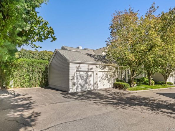 26 Club Court, Pleasantville NY 10570