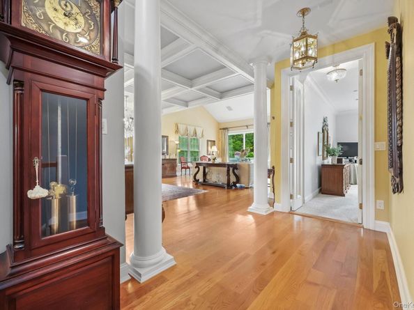 26 Club Court, Pleasantville NY 10570