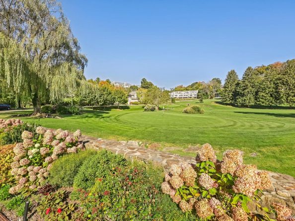 26 Club Court, Pleasantville NY 10570