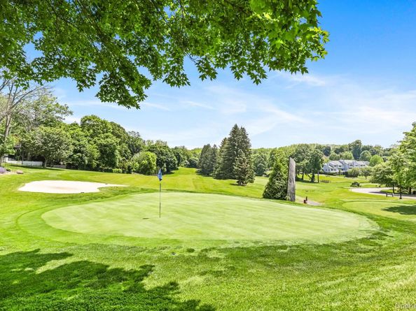 26 Club Court, Pleasantville NY 10570