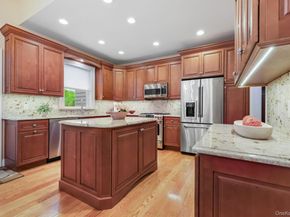 26 Club Court, Pleasantville NY 10570