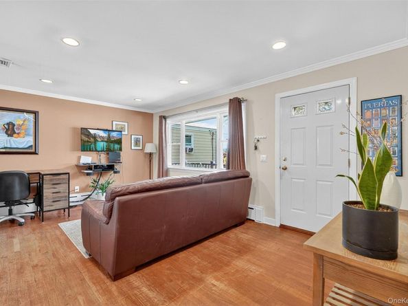 149 Curtis Lane, Yonkers NY 10710