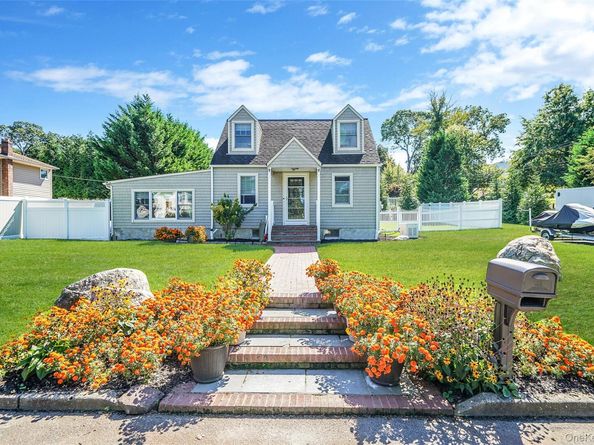 20 Tulip Road, Kings Park NY 11754