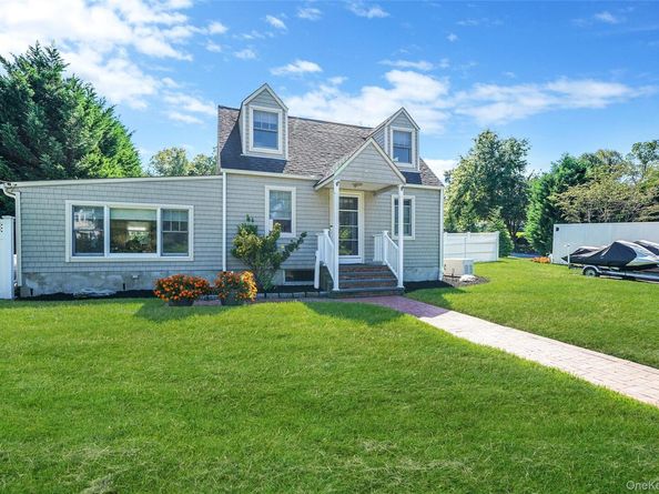 20 Tulip Road, Kings Park NY 11754