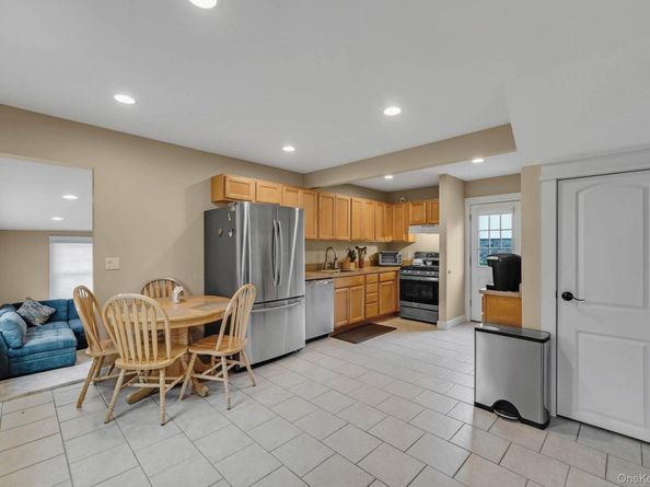 20 Tulip Road, Kings Park NY 11754