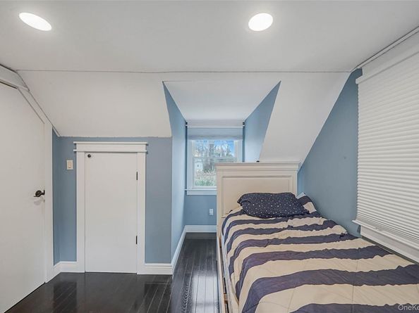 20 Tulip Road, Kings Park NY 11754