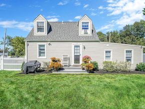 20 Tulip Road, Kings Park NY 11754