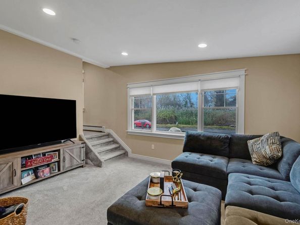 20 Tulip Road, Kings Park NY 11754