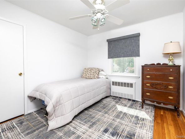 35 Yorkshire Road, Rockville Centre NY 11570