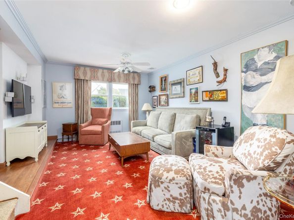 35 Yorkshire Road, Rockville Centre NY 11570