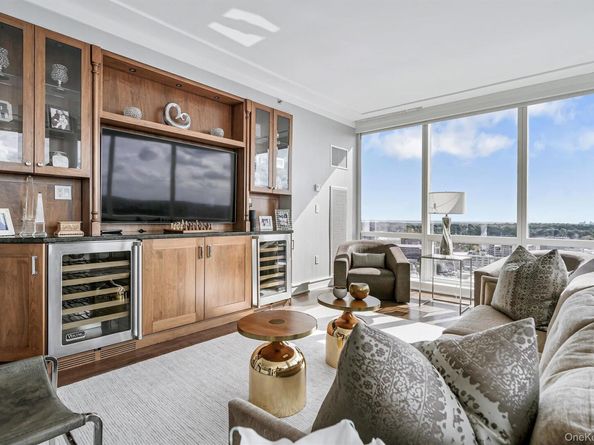 5 Renaissance Square 28E, White Plains NY 10601