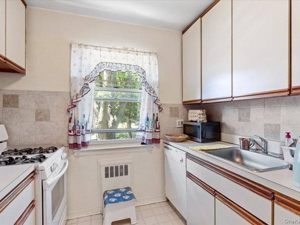 87-44 Marengo Street 2A, Holliswood NY 11423