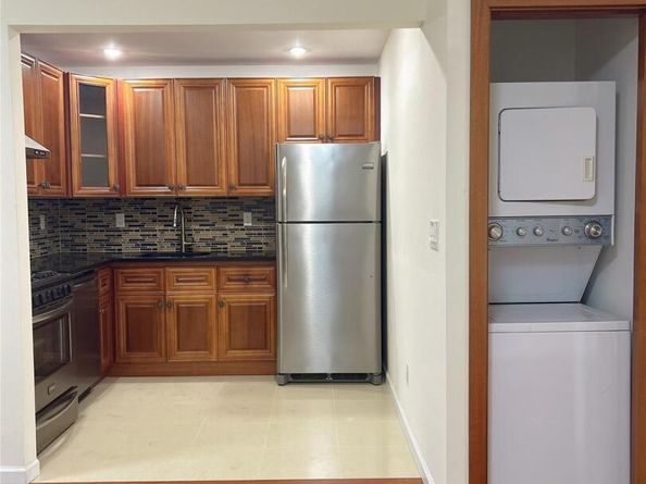 144-69 Barclay 3D, Flushing NY 11355