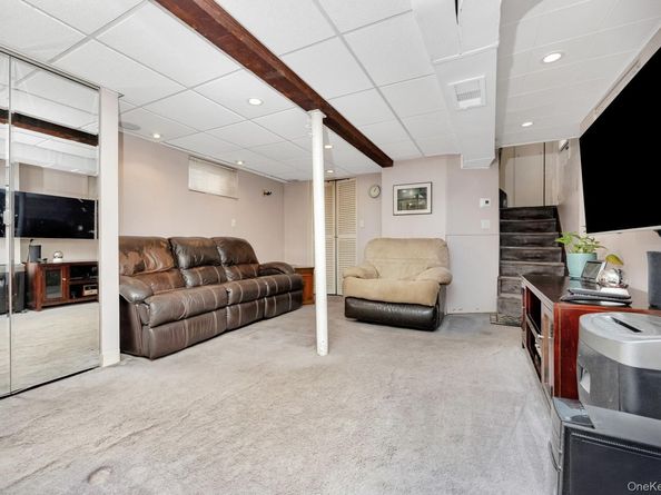 91-15 Vanderveer Street, Queens Village NY 11428