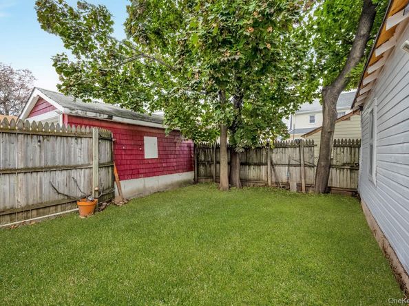 91-15 Vanderveer Street, Queens Village NY 11428