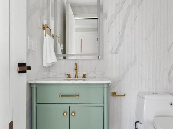 1035 Glen Drive, Franklin Square NY 11010