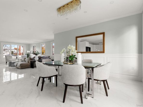 1035 Glen Drive, Franklin Square NY 11010