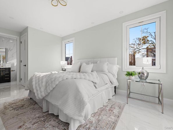 1035 Glen Drive, Franklin Square NY 11010