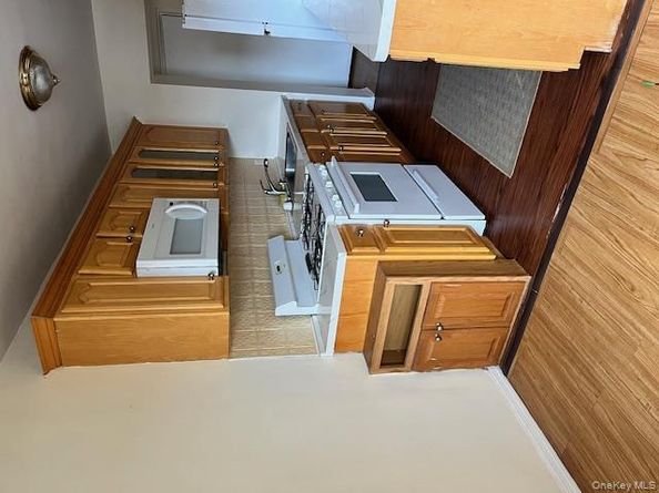 120 Horton Highway A9, Mineola NY 11501