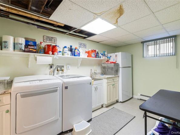 959 N 5th Street, New Hyde Park NY 11040