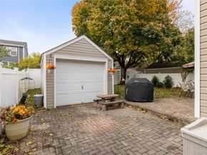 959 N 5th Street, New Hyde Park NY 11040