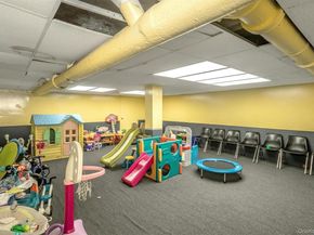 139-15 83 Avenue 409, Briarwood NY 11435