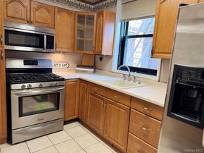 139-15 83 Avenue 409, Briarwood NY 11435