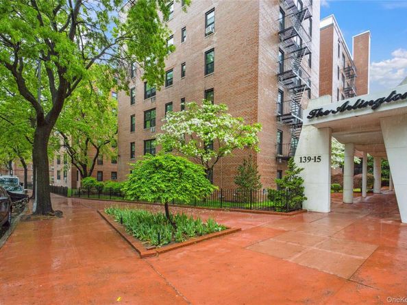 139-15 83 Avenue 409, Briarwood NY 11435