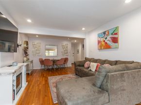 45 HILLPARK Avenue 2L, Great Neck NY 11021