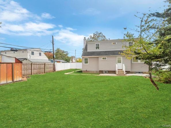 2737 Sheila Court, East Meadow NY 11554