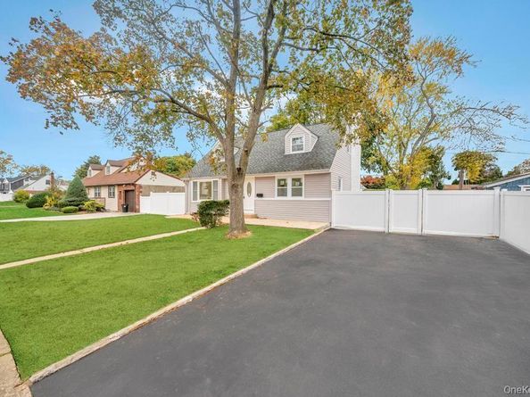 2737 Sheila Court, East Meadow NY 11554