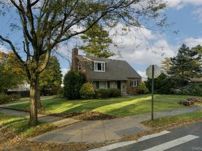 301 Park Lane, Douglaston NY 11363