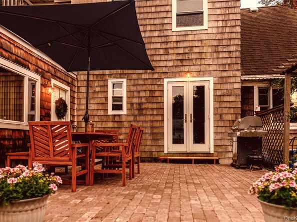 301 Park Lane, Douglaston NY 11363