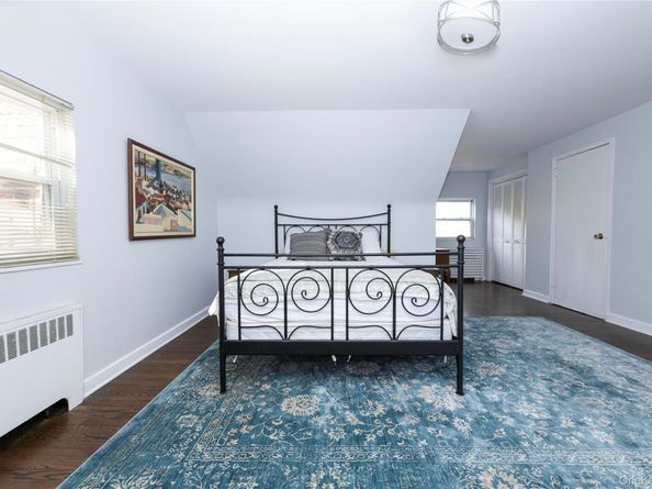 301 Park Lane, Douglaston NY 11363