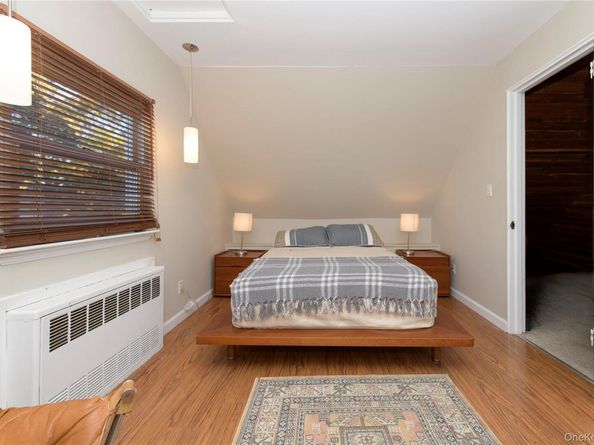 301 Park Lane, Douglaston NY 11363