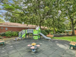 6 Bryant Crescent 1H, White Plains NY 10605